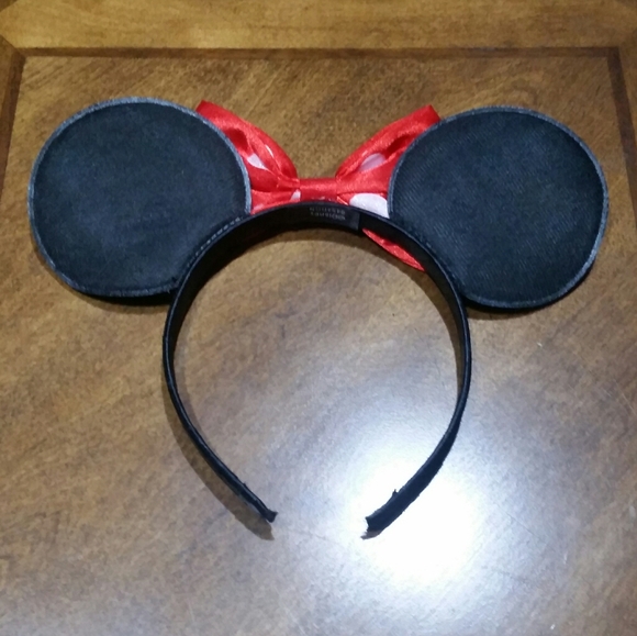 Disney's Minnie Mouse Classic Headband - Picture 2 of 4